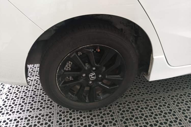 Used Honda Fit 2018 1.5L CVT Trendy Run+ Edition Exterior 5