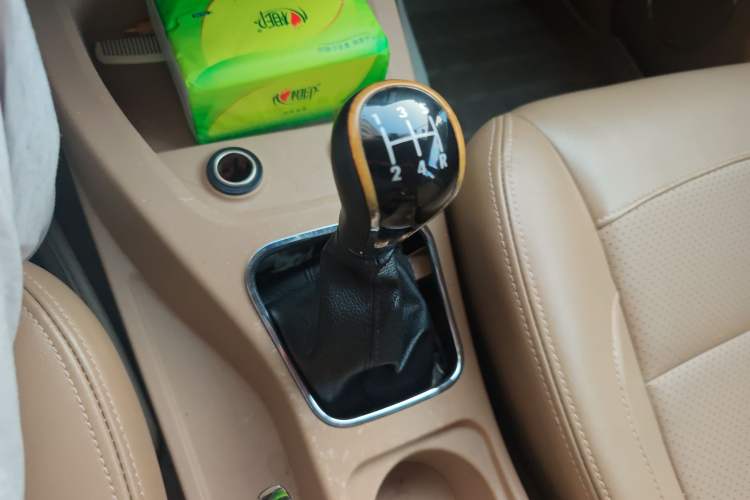 Used Wuling Hongguang 2014 1.5L S Comfort Model
