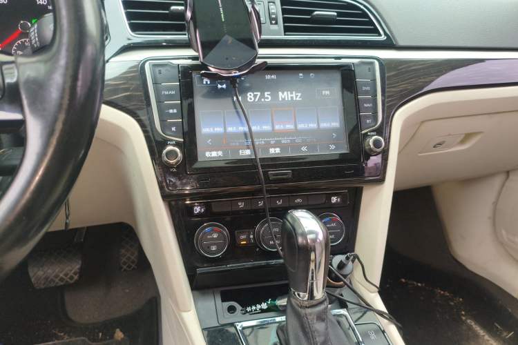 Used Volkswagen Lamando 2015 280TSI DSG Comfort Edition Audio And AC Panel