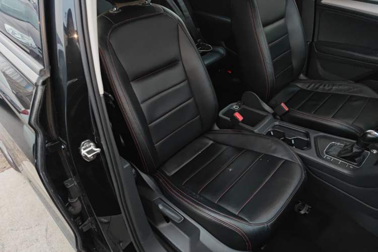 Used Volkswagen Tiguan L 2017 330TSI Automatic Two-Wheel Drive Luxury Edition