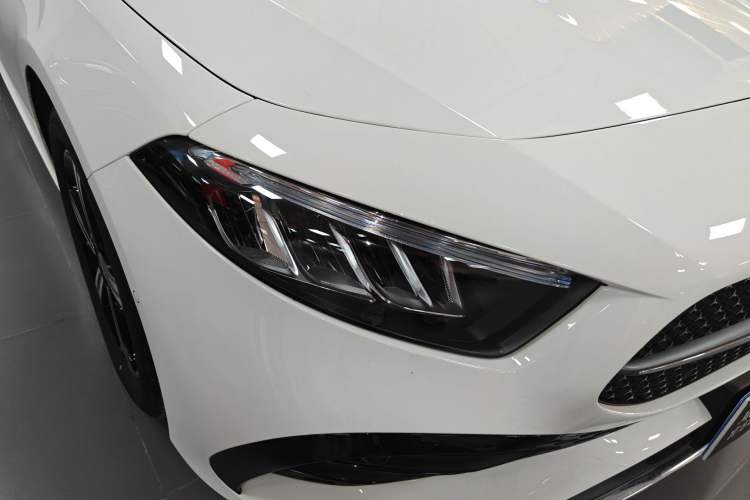 Used Mercedes-Benz A-Class 2024 A 200 L Fashion Model Right Front Headlight