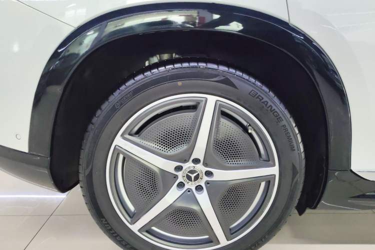 Used Mercedes-Benz EQS SUV 2023 450 4MATIC Pioneer Edition Right Rear Wheel Hub