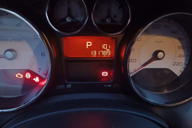 Used Peugeot 308 2013 1.6L Automatic YouShang Model Odometer Close Up