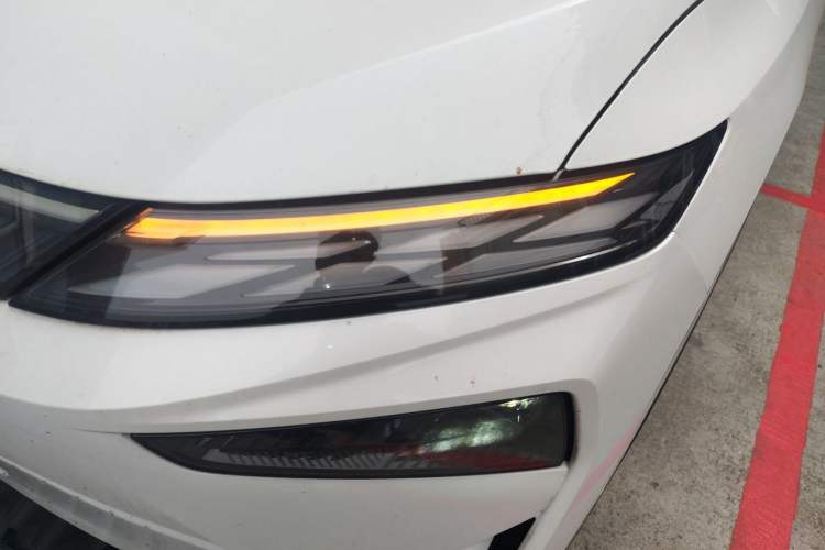 Used Venucia VX6 2023 520 Max Left Front Headlight