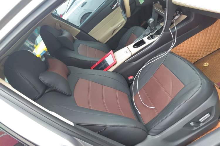 Used Toyota Avalon 2019 Dual-Engine 2.5L Luxury Edition China VI Standard
