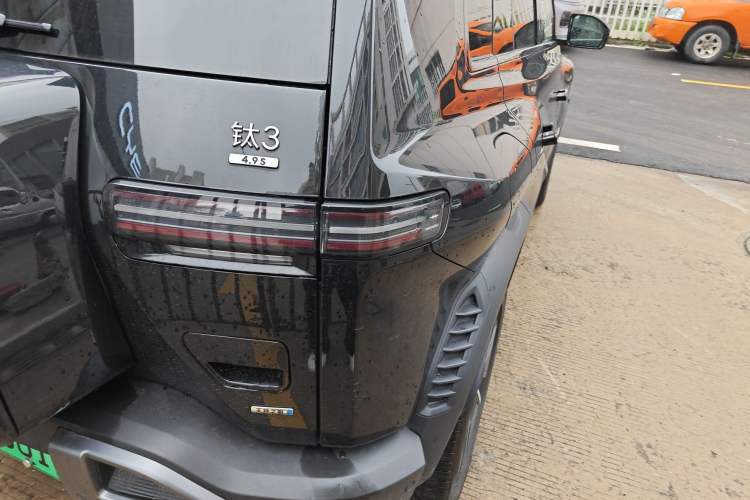 Used Formula Leopard Titanium 3 2025 501KM All-Wheel Drive Intelligent Driving Ultra Version Exterior 3