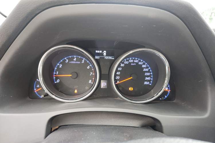 Used Toyota Reiz 2013 2.5S Elite Edition Odometer Close Up