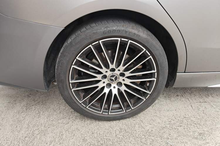 Used Mercedes-Benz C-Class 2023 Second Facelift C 260 L Sport Edition Right Rear Wheel Hub