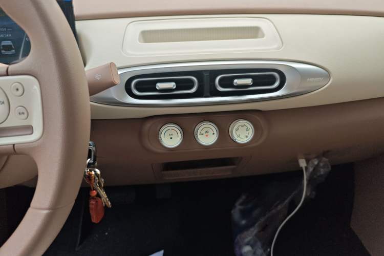 Used Wuling Hongguang MINIEV 2025 Four-Door Version Advanced Edition
