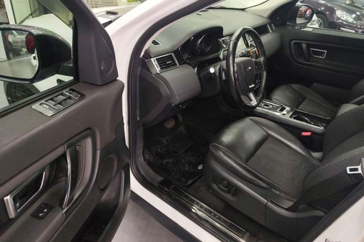 Used Land Rover Discovery Sport 2019 240 PS PURE Edition China VI Standard

