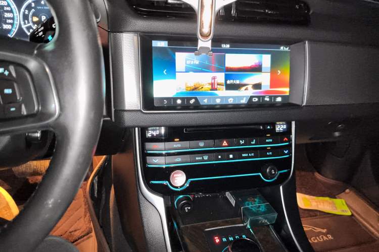 Used Jaguar XFL 2018 XFL 2.0T 250 PS Premium Edition
