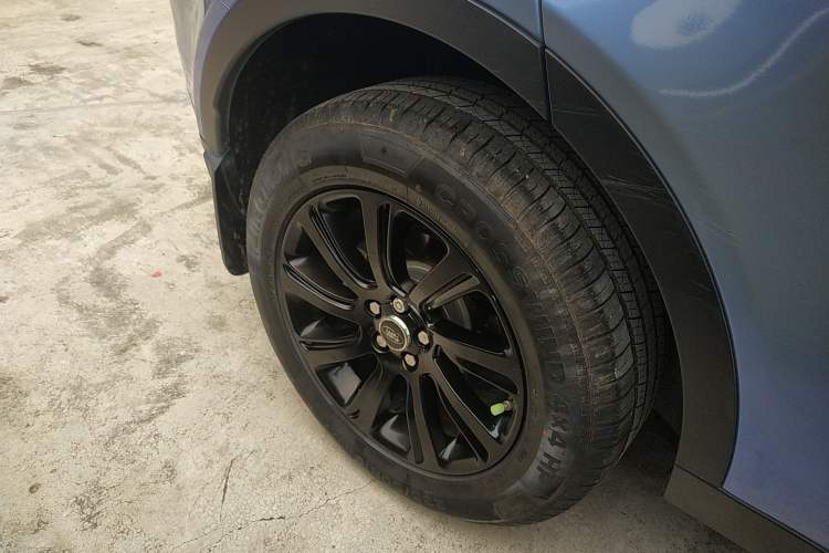 Used Land Rover Discovery Sport 2017 2.0T SE
