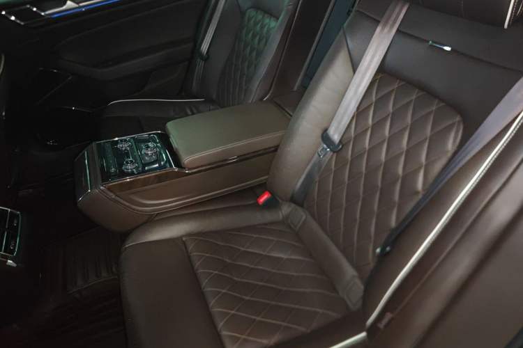 Used Volkswagen Phideon 2018 Revised Version 480 V6 Four-Wheel Drive Flagship Edition
