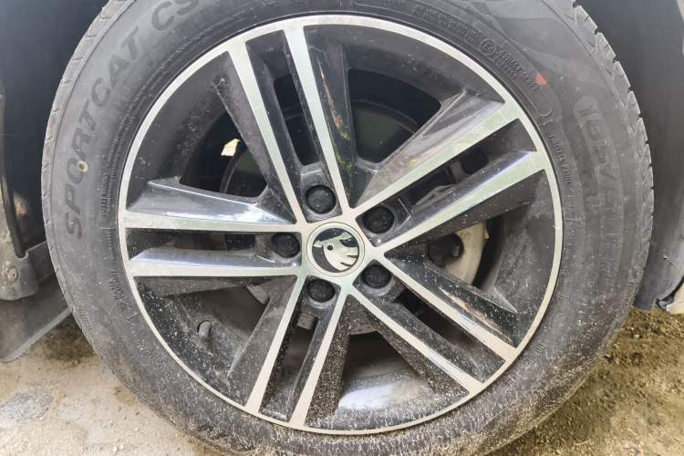 Used Skoda Rapid Spaceback 2016 Revised 1.6L Automatic Smart Drive Version