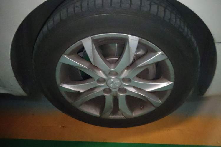 Used Peugeot 508 2013 2.3L 2nd Anniversary Edition Automatic Flagship Model Right Front Wheel Hub