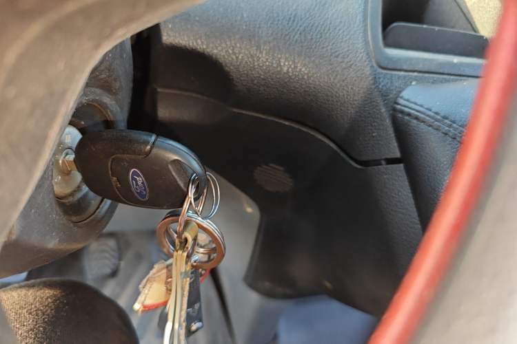 Used Ford Transit 2019 2.0T Diesel Multi-Purpose Commercial Vehicle Short Wheelbase Low Roof 6-Seater China VI Standard
