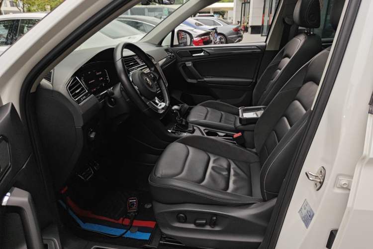 Used Volkswagen Tiguan L 2021 330TSI Automatic Two-Wheel Drive R-Line Enhanced Edition Left Front Seat