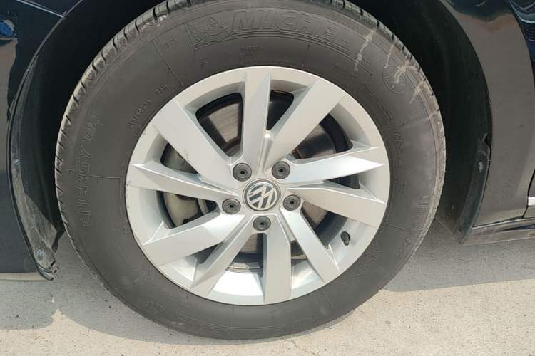 Used Volkswagen Passat 2019 280TSI Business Edition China VI Left Front Wheel Hub