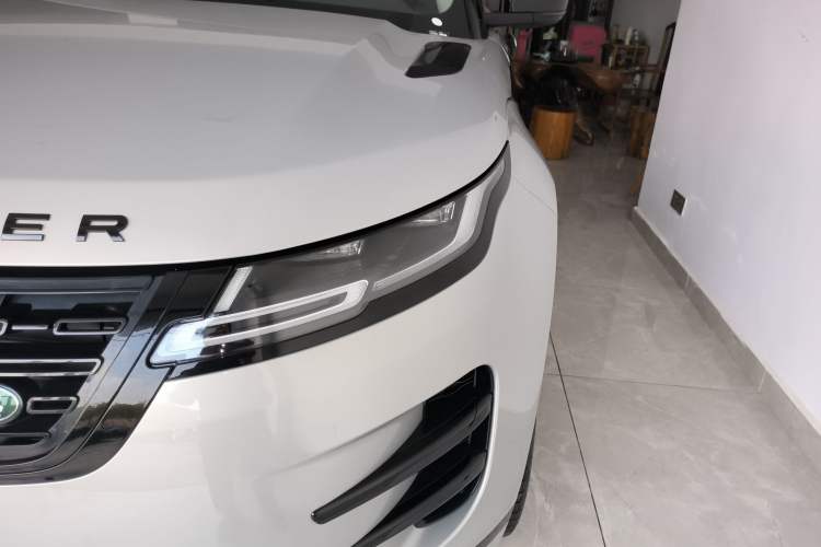 Used Land Rover Range Rover Evoque 2024 Aurora L 249 PS Prestige Light-Chasing Edition