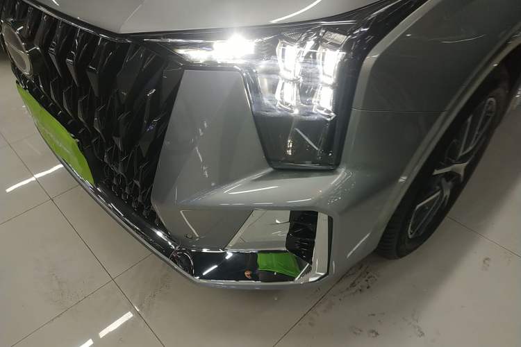 Used GAC Trumpchi GS8 2024 Dual-Motor Series 2.0TM Four-Wheel Drive Premium Edition Left Front Headlight