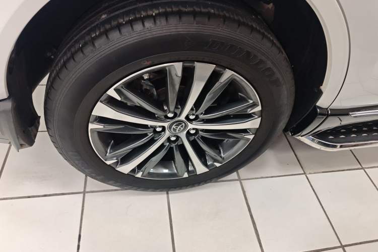 Used Toyota Venza 2022 2.0L CVT Two-Wheel Drive Luxury Edition