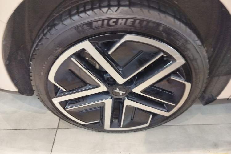 Used XPeng MONA M03 2025 600 with Ultra-Long Range Max Right Rear Wheel Hub