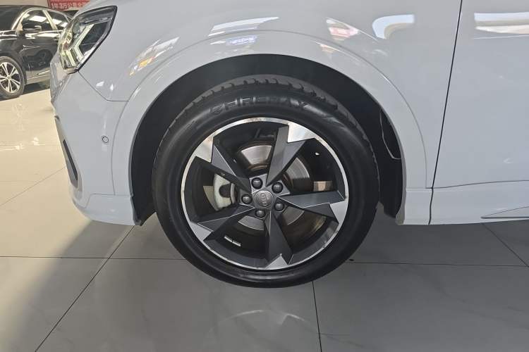 Used Audi Q3 2021 35 TFSI Fashion Dynamic Model