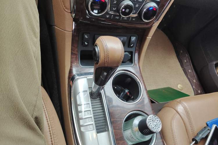 Used Buick Enclave 2014 3.6L Two-Wheel Drive Elite Comfort Version