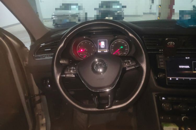 Used Volkswagen Tiguan L 2017 330TSI Automatic Two-Wheel Drive Flagship Edition Steering Wheel