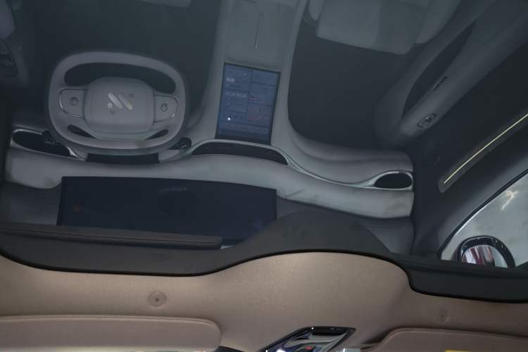 Used IM L6 2025 Max Headliner