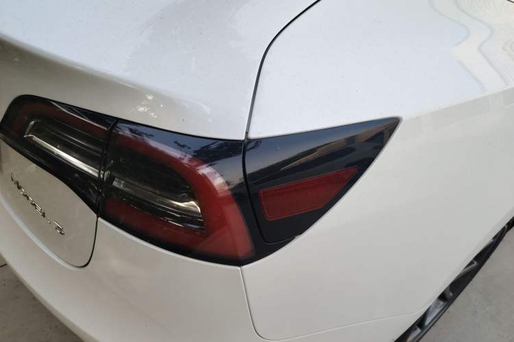 Used Tesla Model 3 2020 Standard Range Rear-Wheel Drive Upgraded Version Right Rear Taillight