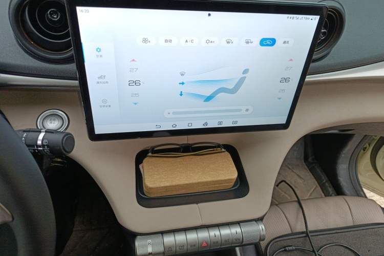 Used BYD Dolphin 2024 Honor Edition 420km Fashion Version Audio And AC Panel