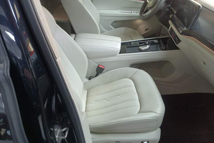 Used Volkswagen Viloran 2023 380TSI Luxury Edition