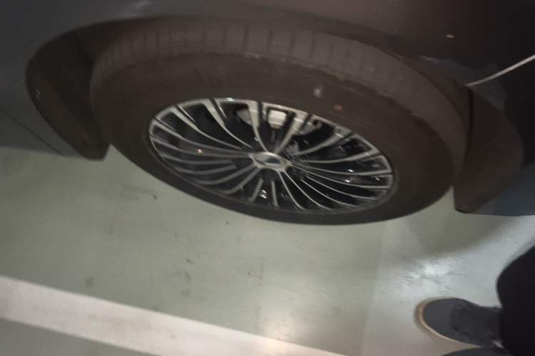 Used Denza D9 2022 DM-i 1040 Prestige Model
