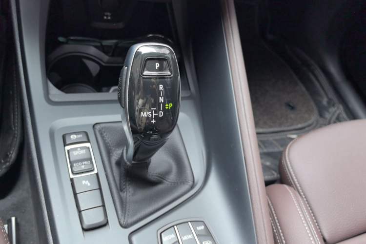 Used BMW X1 2022 sDrive25Li Leading Model Gear Lever