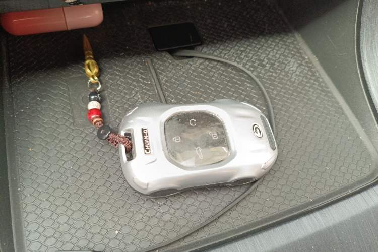 Used GAC Trumpchi GS8 2022 Linghang Series 2.0 TGDI Two-Wheel Drive Luxury Smart Connectivity Version (6 Seats) Vehicle Key