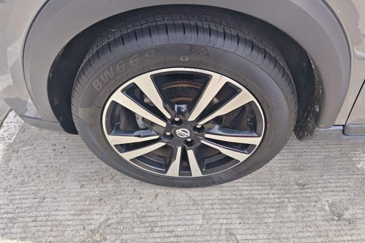 Used Nissan Kicks 2021 1.5L XV CVT Smart Connect Luxury Edition Left Front Wheel Hub