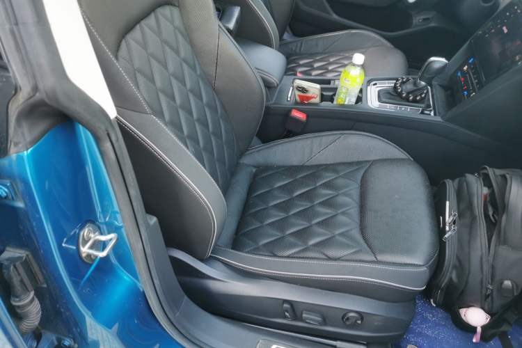 Used Volkswagen FAW-Volkswagen CC 2021 Estate Vehicle 380TSI Vizzion Edition Right Front Seat