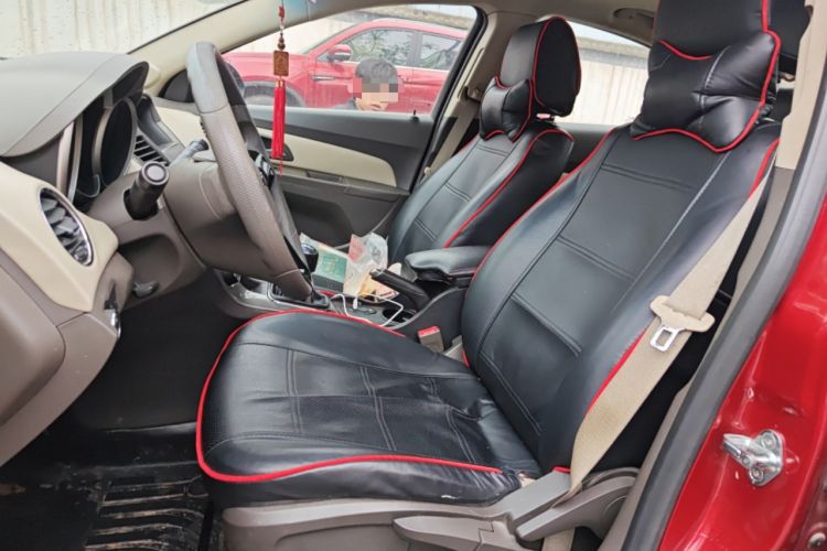 Used Chevrolet Cruze 2015 1.5L Classic SE MT Left Front Seat