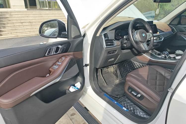 Used BMW X5 2022 xDrive 30Li M Sport Package