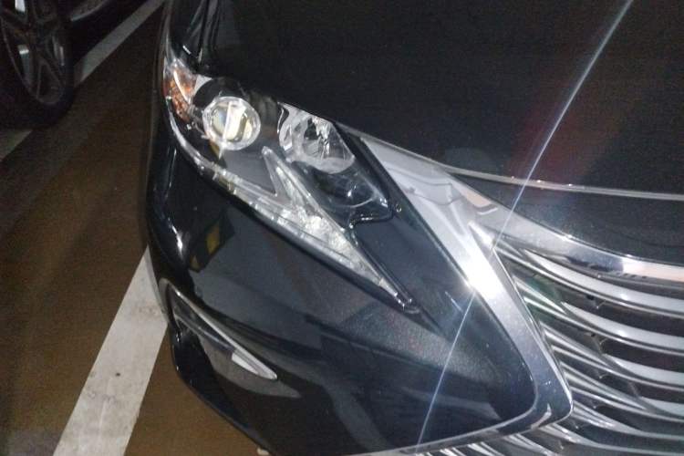 Used Lexus ES 2017 300h Mark Levinson Comfort Edition Right Front Headlight