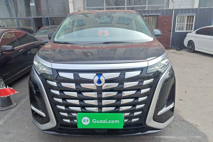 Used Denza D9 2022 DM-i 1040 Prestige Model