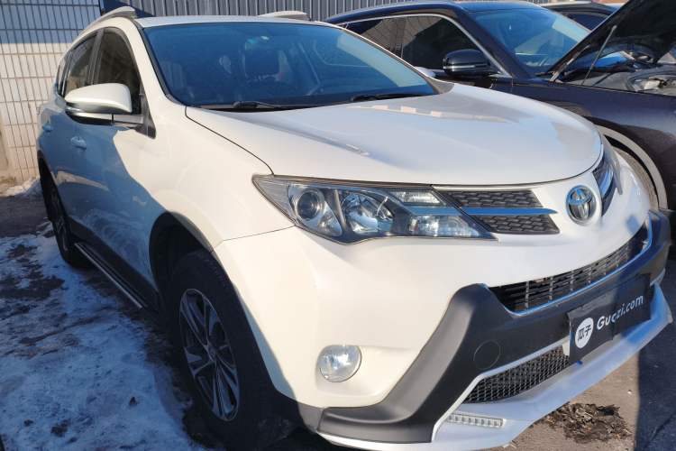 Used Toyota RAV4 2015 2.0L CVT Two-Wheel Drive Fashion Edition