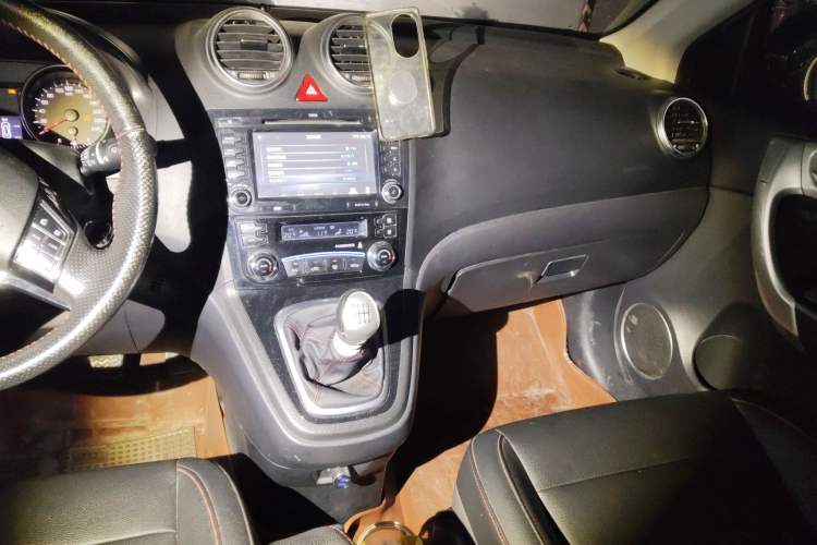 Used Haval H6 2016 Upgraded Model 1.5T Manual Two-Wheel Drive Elite Version
