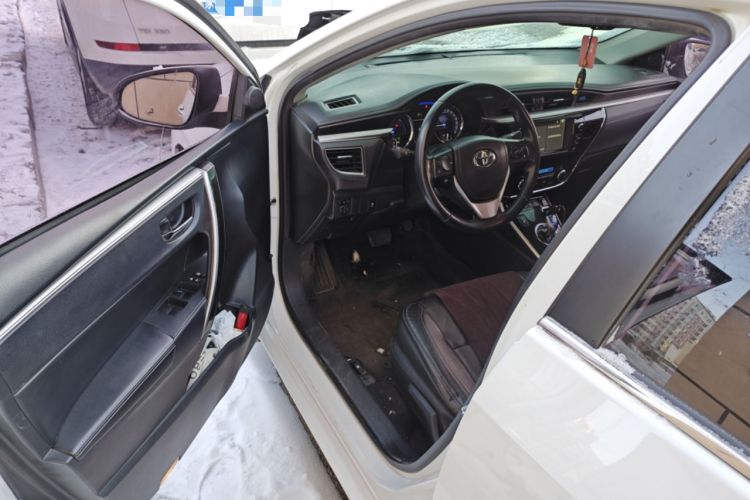 Used Toyota Corolla 2016 Dual-Engine 1.8L E-CVT Luxury Edition