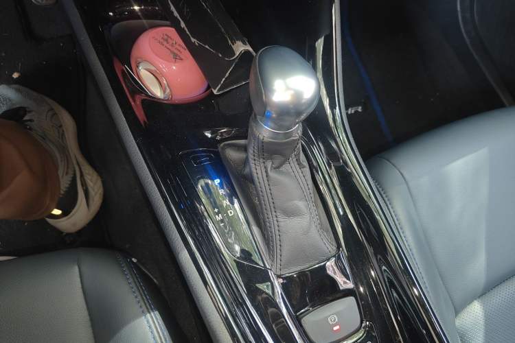 Used Toyota C-HR 2020 2.0L Luxury Edition Gear Lever