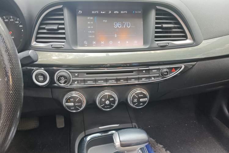 Used GAC Trumpchi GA6 2016 235T DCT Luxury Edition Audio And AC Panel