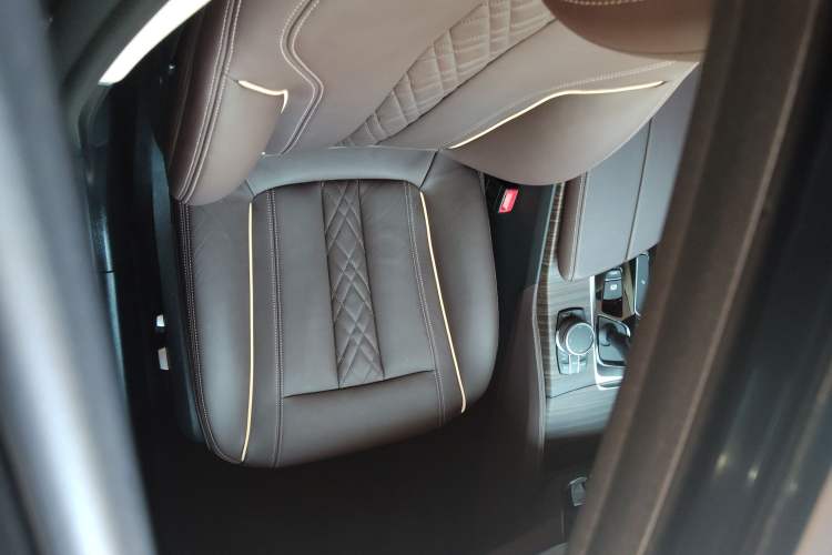 Used BMW 5 Series 2019 Facelifted 530Li Leading Edition Luxury Package