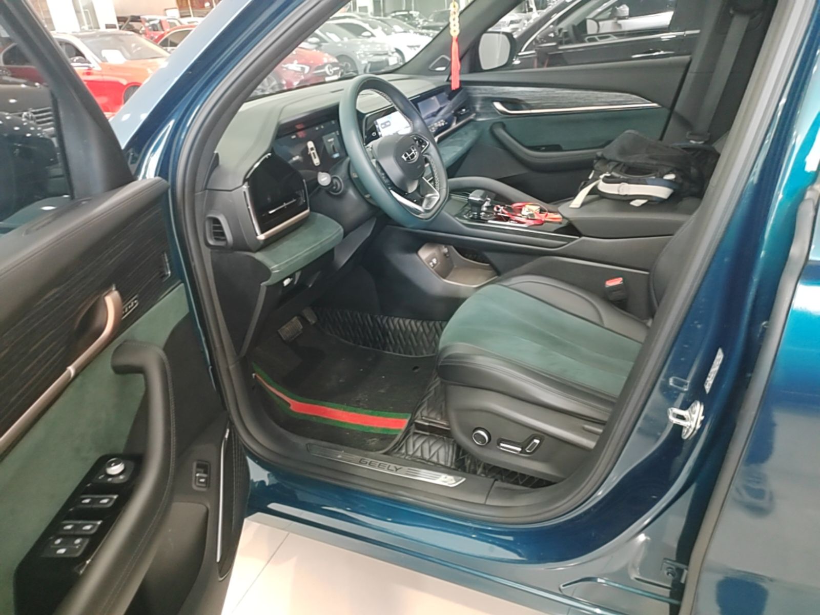 Geely Auto Monjaro L 2021 2.0TD DCT EVO Two-Wheel Drive Smart Luxury Version — снимка 17