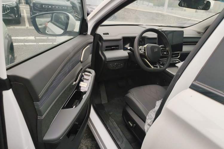 Used JETOUR X90 PRO 2024 1.6T DCT Elite Edition 5 Seats